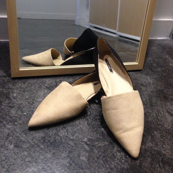 Zara Nude & Black Flats - Picture 2 of 4